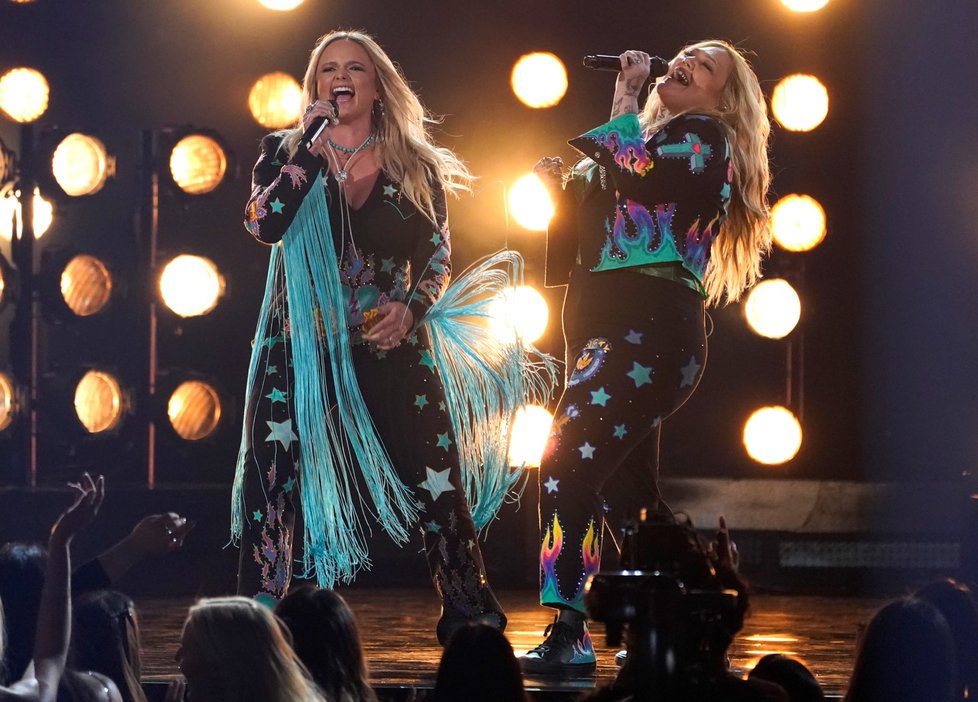 Předávání cen Billboard Music Awards 2022: Miranda Lambert a Elle King