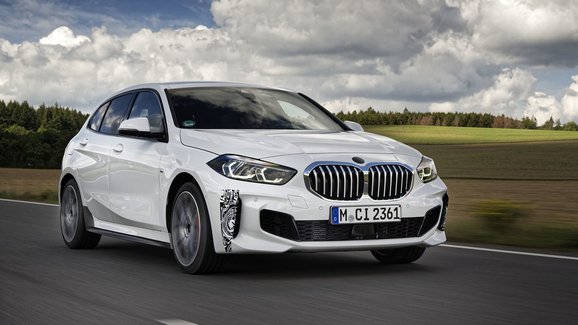 BMW poodhaluje 128ti. Ostrou předokolku testuje na Ringu