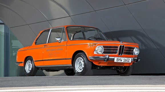 BMW 1602e z elektrického pravěku zvládlo maximálně cestu kolem komína