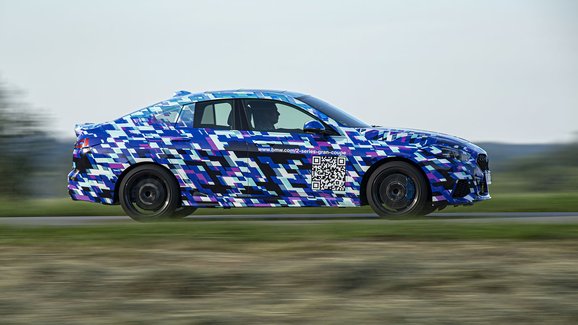 BMW 2 Gran Coupé za rohem. Nová předokolka se maskuje zvláštní kamufláží