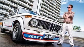 BMW 2002 turbo se představilo ve Frankfurtu v září 1973. Tedy rok po nechvalně proslulé olympiádě v jeho domácím Mnichově a taktéž rok po založení sportovní divize M. BMW 2002 turbo se představilo ve Frankfurtu v září 1973. Tedy rok po nechvalně proslulé olympiádě v jeho domácím Mnichově a taktéž rok po založení sportovní divize M.