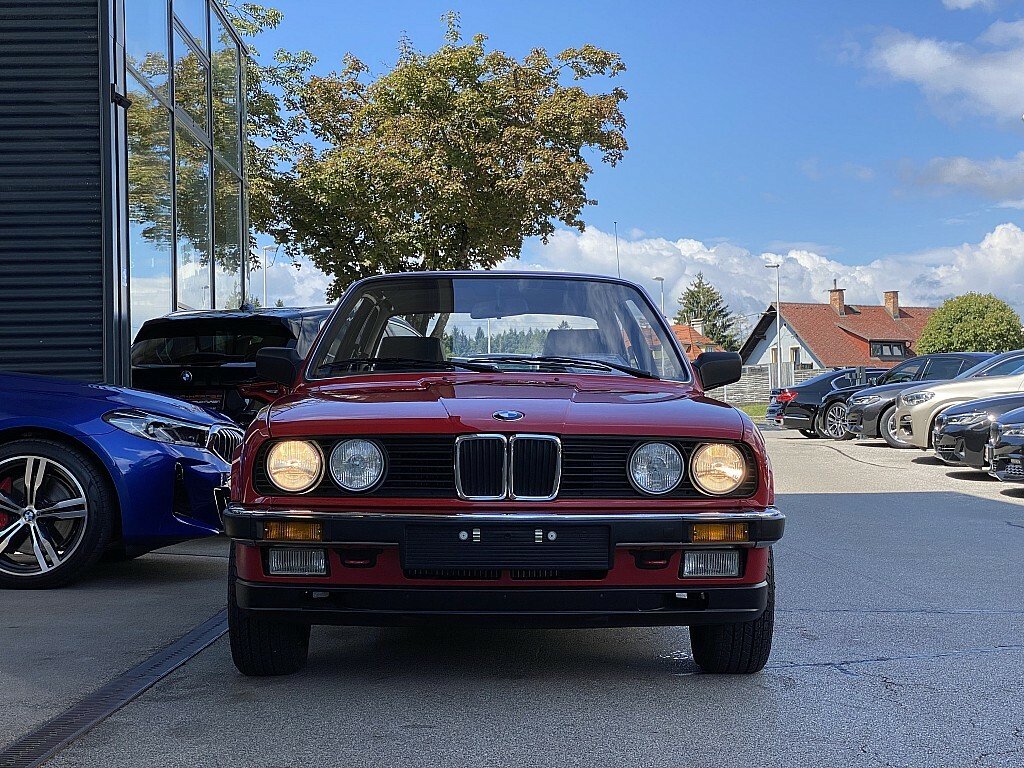 BMW 323i e30