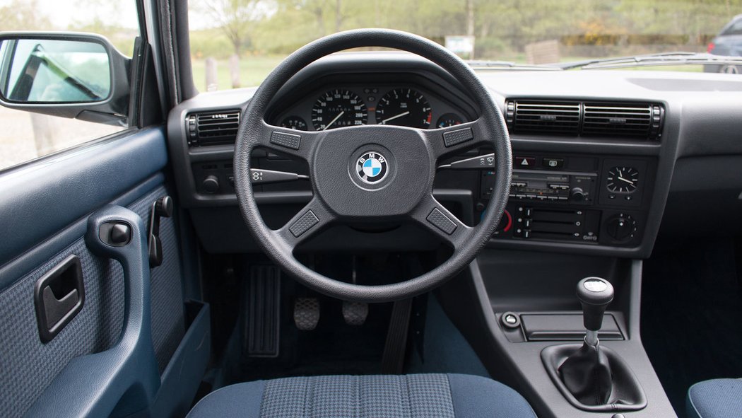 BMW 325iX (1986)