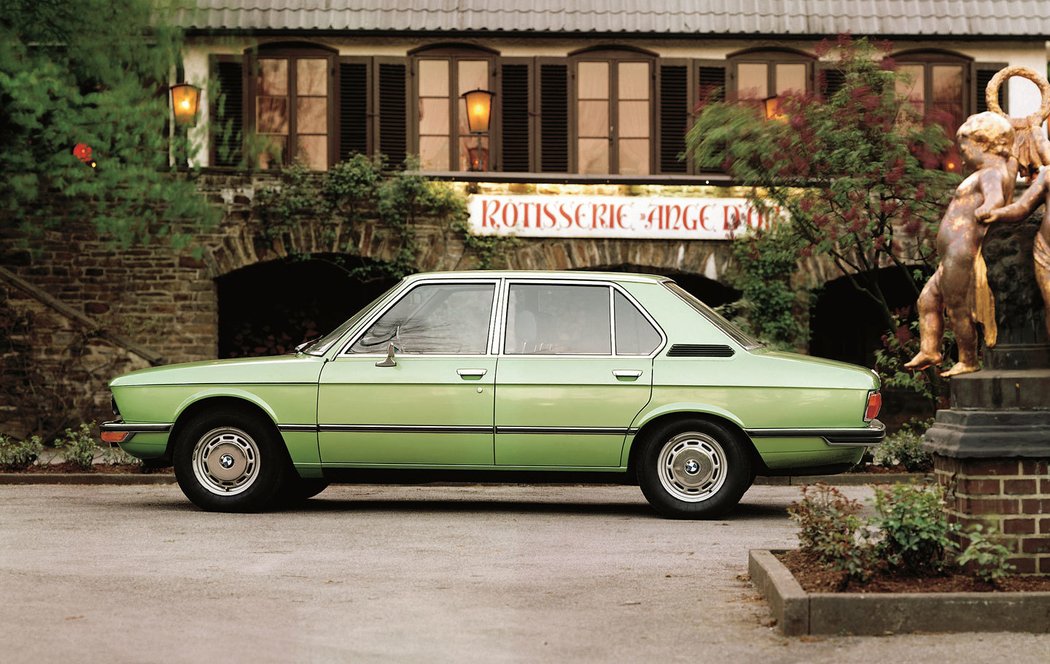 BMW 518 (1974)