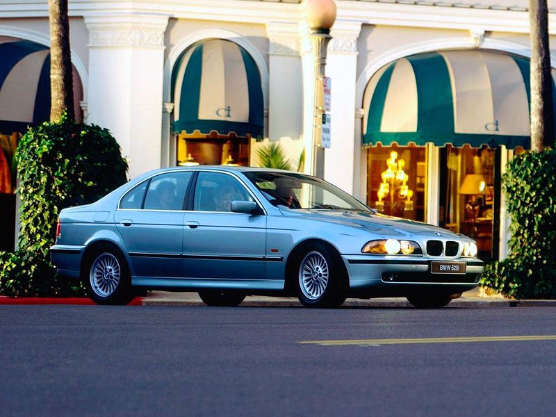 BMW 528i Sedan (1995-2000)