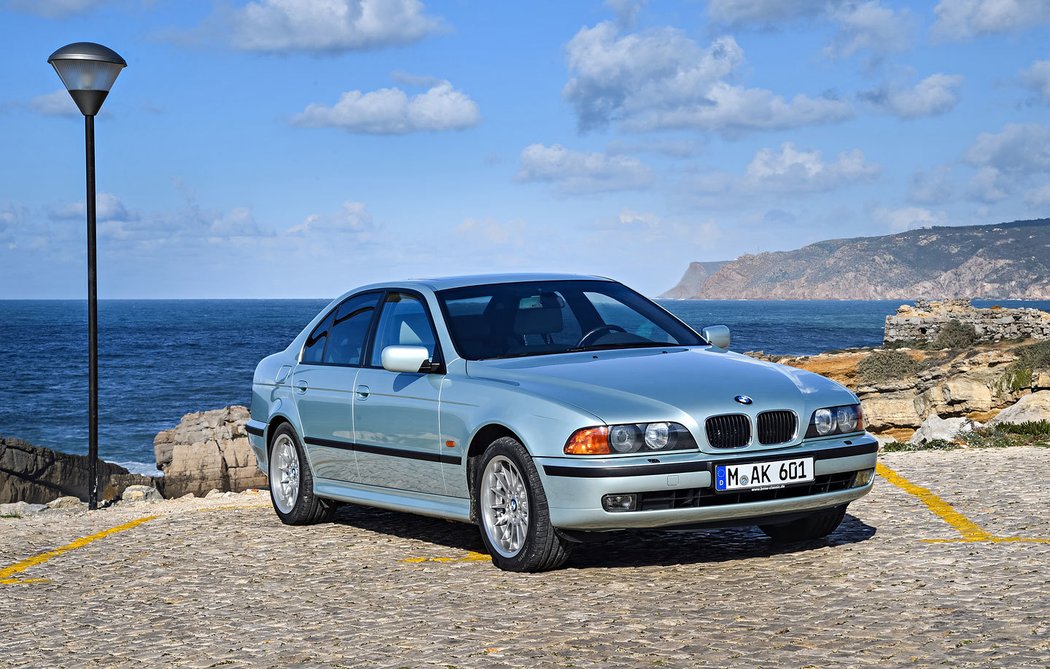 BMW 528i Sedan (1995-2000)