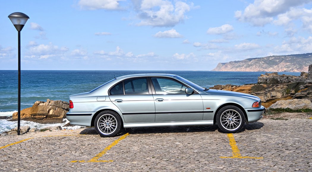 BMW 528i Sedan (1995-2000)