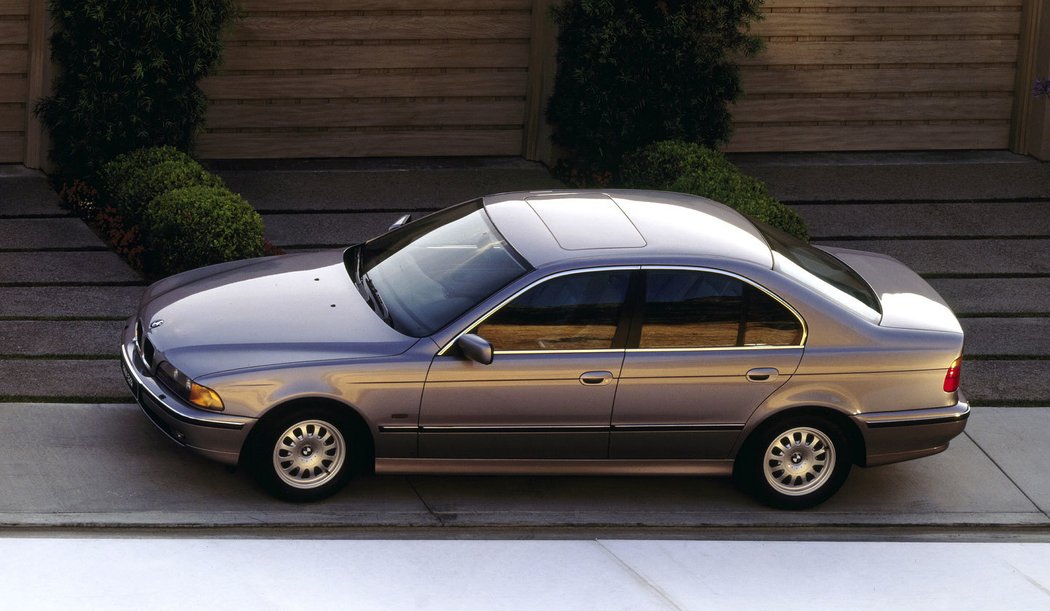 BMW 528i Sedan (1995-2000)