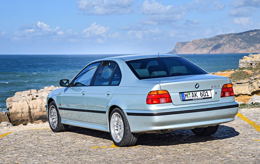 BMW 528i Sedan (1995-2000)