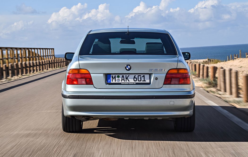 BMW 528i Sedan (1995-2000)