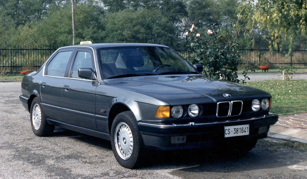 BMW řady 7 Safeguard di Boneschi (E32) (1988)