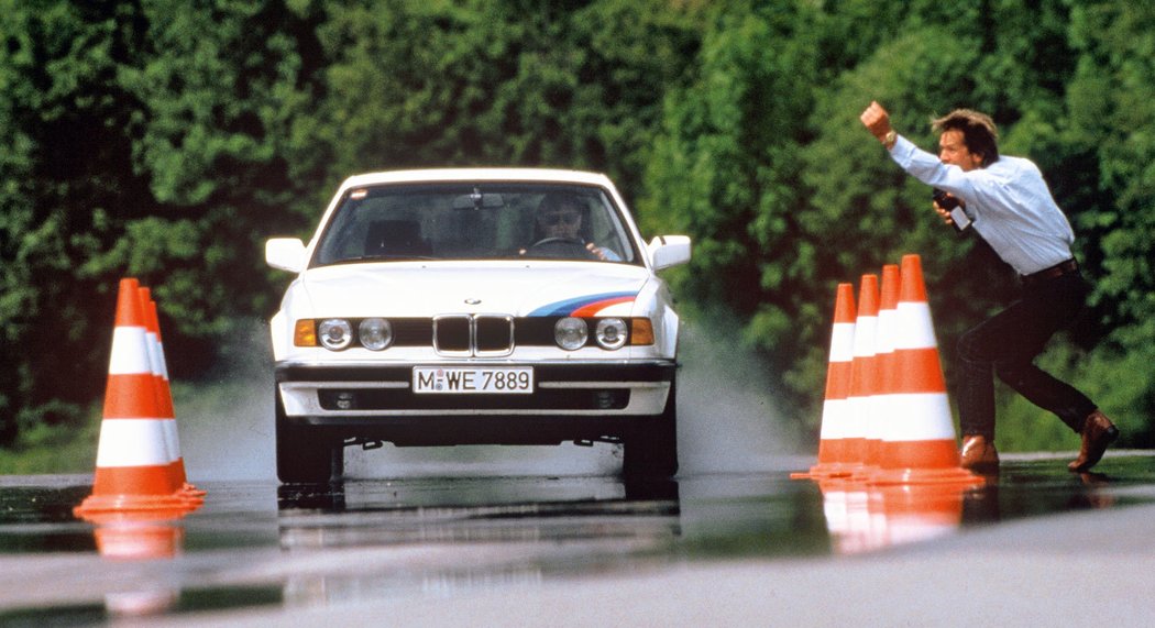 BMW řady 7 (E32) (1986)