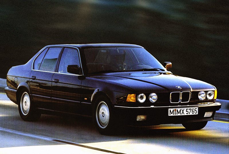 BMW řady 7 (E32) (1986)