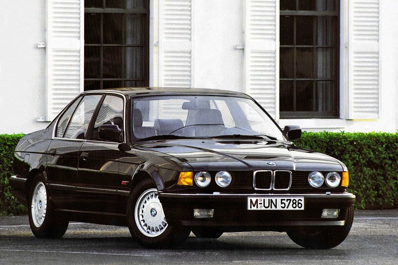 BMW řady 7 (E32) (1986)