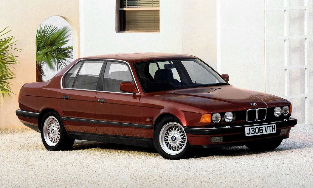 BMW řady 7 (E32) (1986)