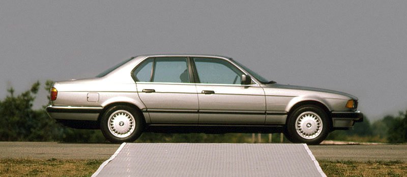 BMW řady 7 (E32) (1986)