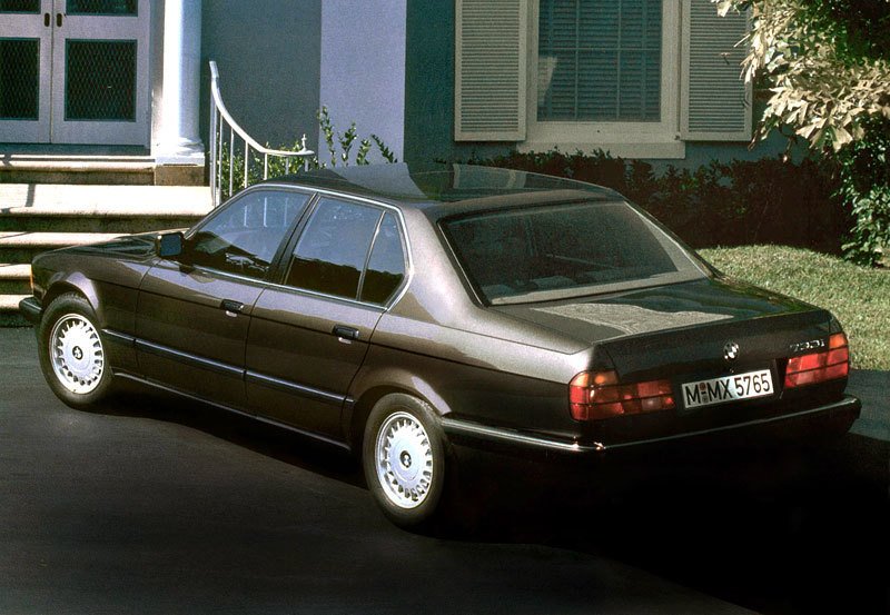 BMW řady 7 (E32) (1986)