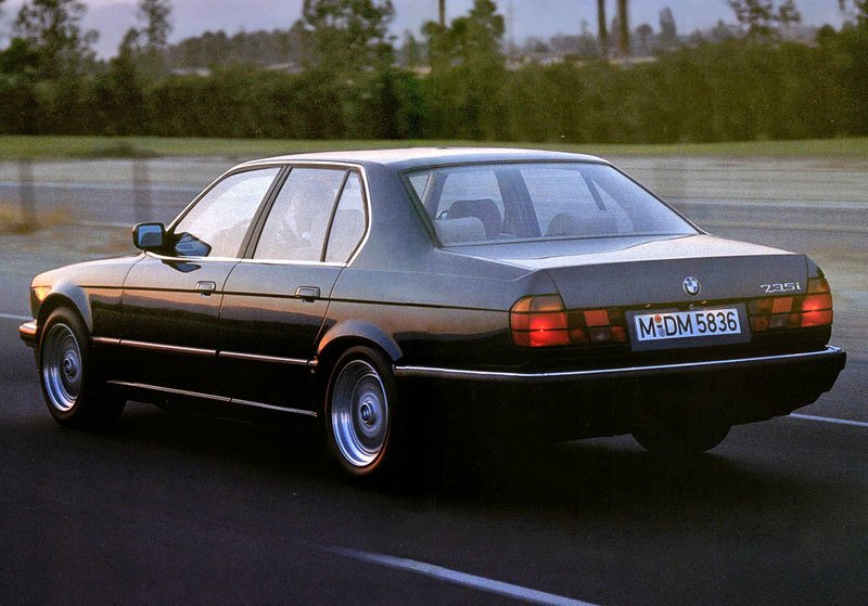 BMW řady 7 (E32) (1986)