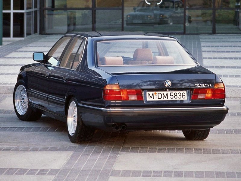 BMW řady 7 (E32) (1986)