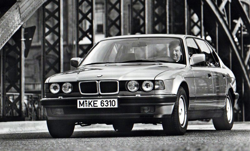 BMW řady 7 (E32) (1987)