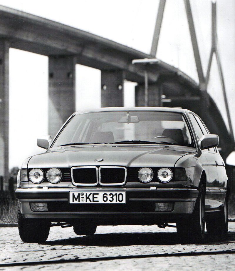 BMW řady 7 (E32) (1987)