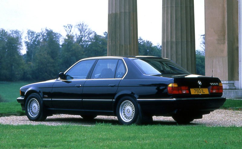 BMW řady 7 (E32) (1987)