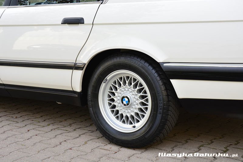 BMW 740i