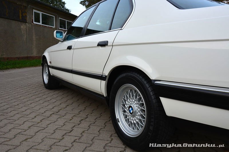 BMW 740i