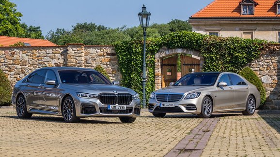 TEST BMW 750i xDrive vs. Mercedes-Benz S 560 e L – Tradice, nebo moderna?