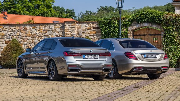 BMW 750i xDrive vs. Mercedes-Benz S 560 e L