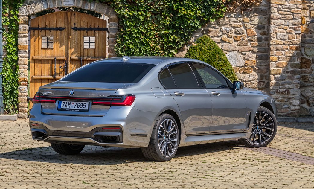 BMW 750i xDrive