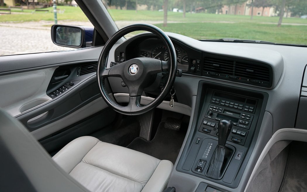 BMW 850i (E31)