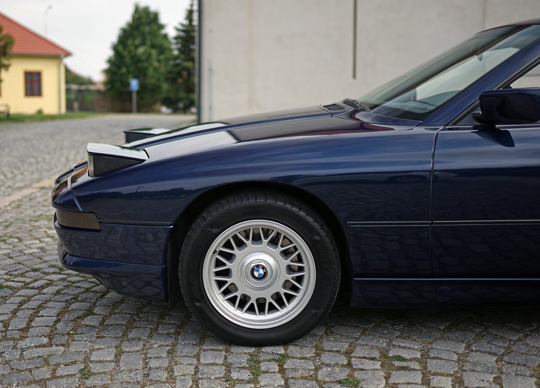 BMW 850i (E31)