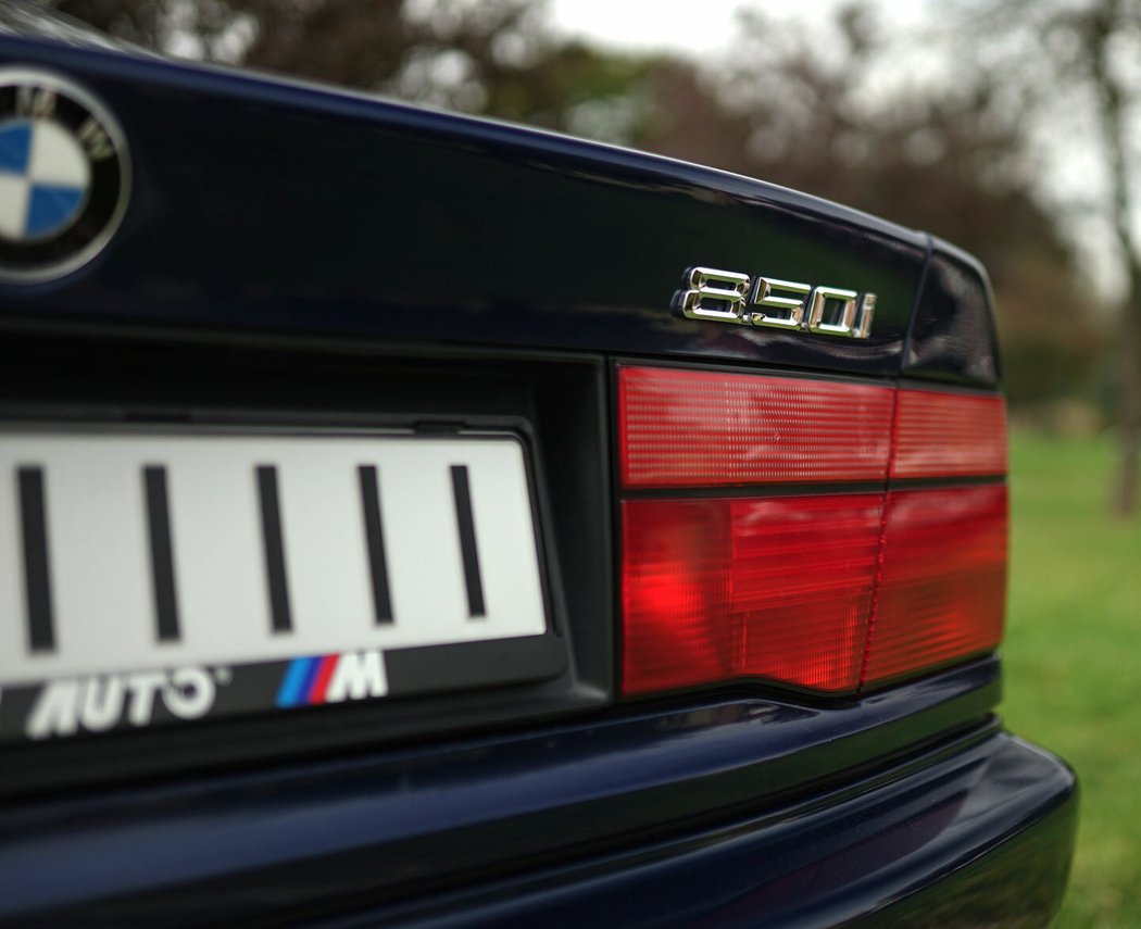850i je označení úplně první verze kupé řady 8. Později se přejmenovalo na 850Ci a navíc přibylo 850CSi a také skromnější osmiválec 840Ci.