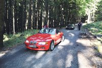 Kolona luxusních BMW se prohnala Šumavou: Vedl ji elitní policista!