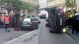 Luxusní BMW si ustlalo na boku: V Lublaňské ulici zasahovali hasiči