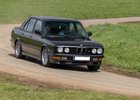 Za volantem BMW M 535i: „EmPětka“ pro chudé