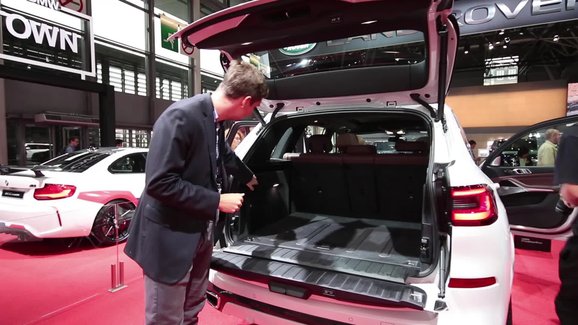 Paříž 2018 živě: BMW X5 sází na obří ledvinky a luxusní interiér