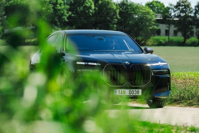 Dosavadní model BMW řady 7 Dosavadní model BMW řady 7
