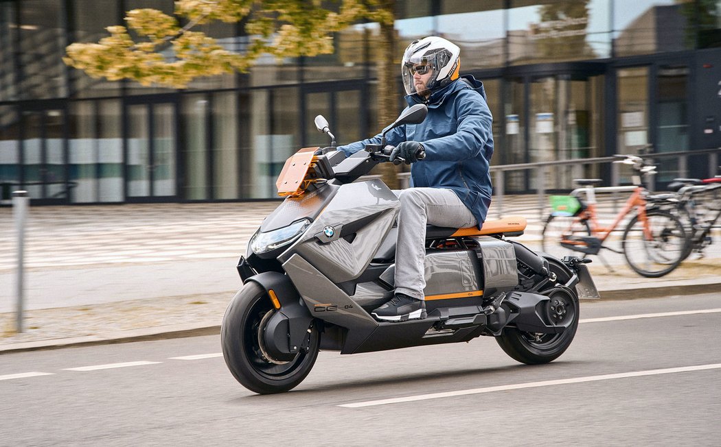 BMW CE 04