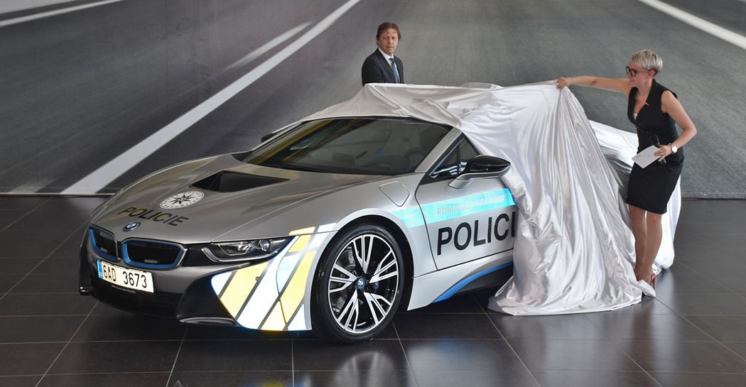 BMW i8 pro Policii ČR