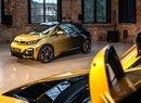 Světový unikát z Česka: BMW posílá do aukce dva zlaté vozy na podporu nadace Havlových