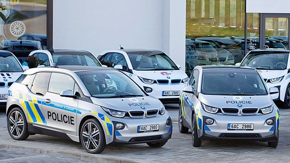 Policie si převzala 11 BMW i3. Kde budou elektromobily sloužit a proč nemají majáky?