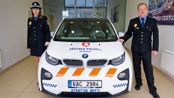 Policejní BMW i3 budou sloužit i v Pardubicích