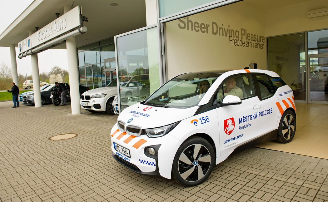 BMW i3 pro městskou policii v Pardubicích