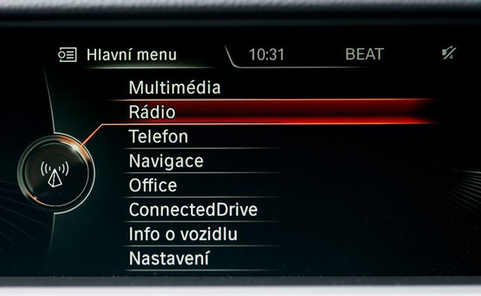 BMW iDrive umí česky, konečně!