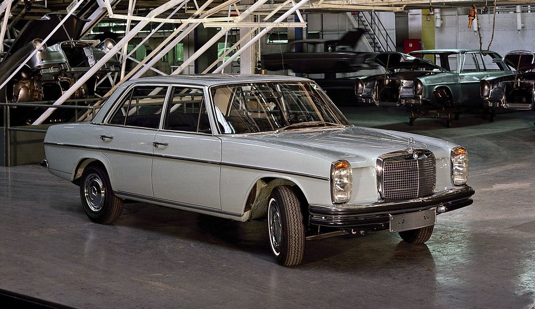 Mercedes-Benz W114/W115