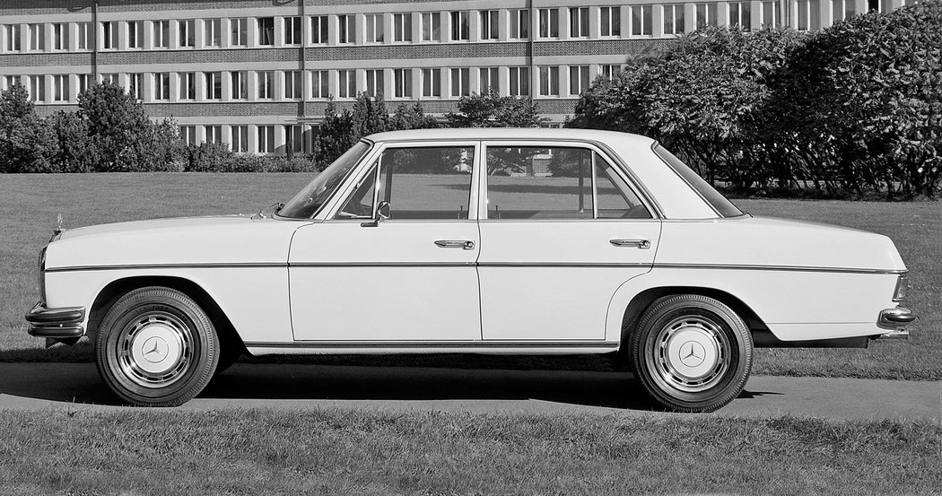 Mercedes-Benz W114/W115