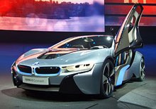 BMW i8: Sportovní plug-in hybrid s tříválcem 1,5 turbo (164 kW, 300 Nm)
