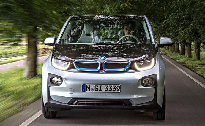 BMW i5 bude vodíkový crossover